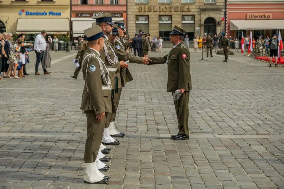 Święto Policji w Wieruszowie: awanse i odznaczenia dla funkcjonariuszy