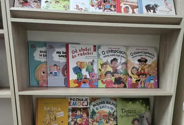 Biblioteka w Wieruszowie poleca książki, które pomagają dzieciom radzić sobie z emocjami i hejtem