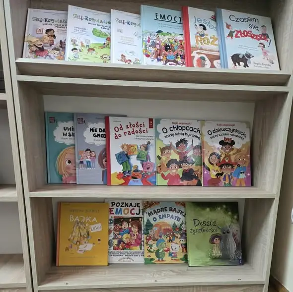 Biblioteka w Wieruszowie poleca książki, które pomagają dzieciom radzić sobie z emocjami i hejtem