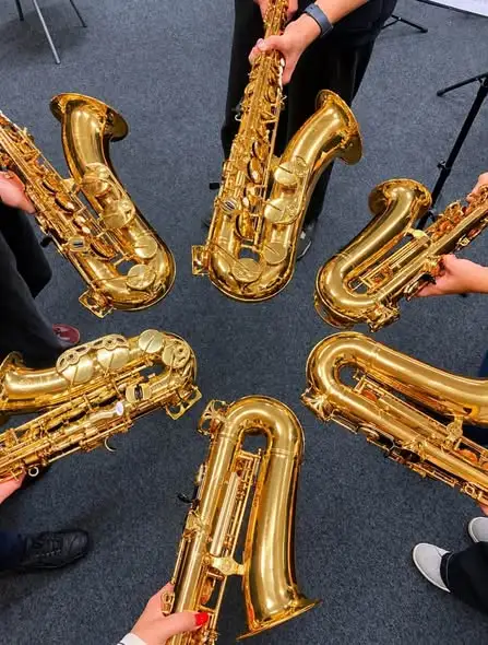 Orkiestra Reprezentacyjna Gminy Czastary szlifuje brzmienie saksofonów