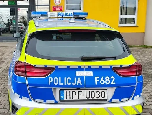 Wypadek w Wieruszowie: motocyklista ranny po zderzeniu z Volkswagenem