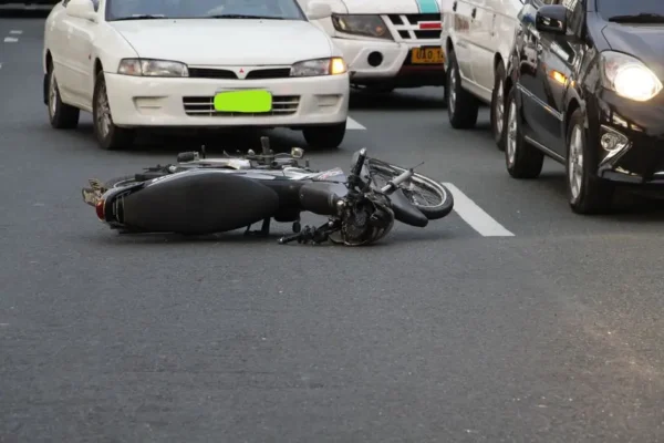 Wypadek w Wieruszowie: Volkswagen zderzył się z motocyklem Honda